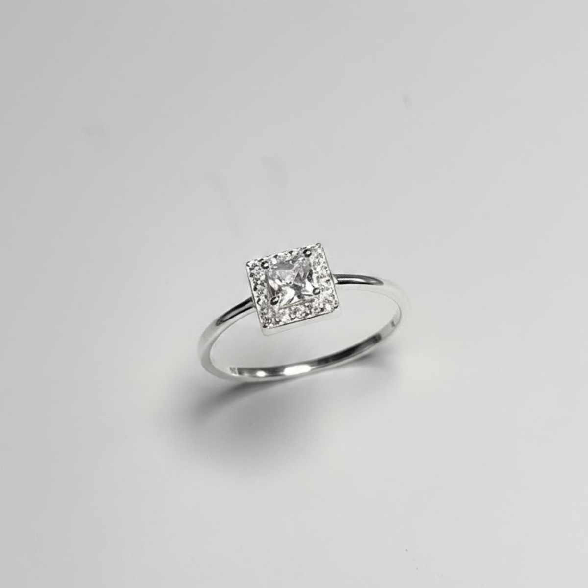 ANILLO SOLITARIO PLATA CIRCONES TAILANDES