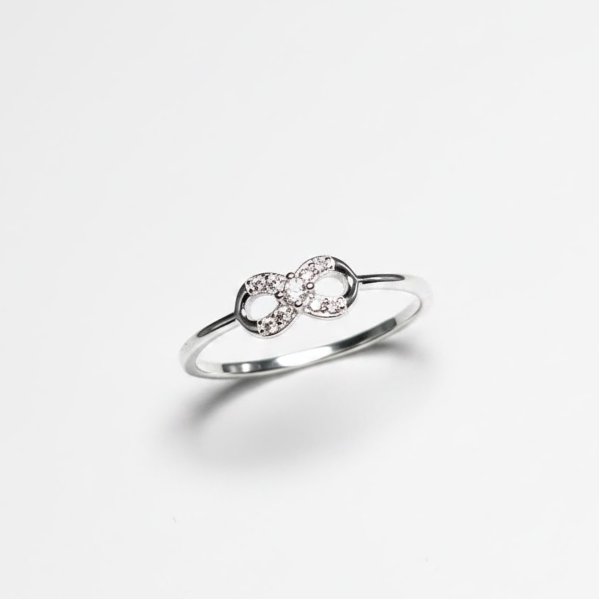 ANILLO INFINITO PLATA CIRCONES TAILANDES