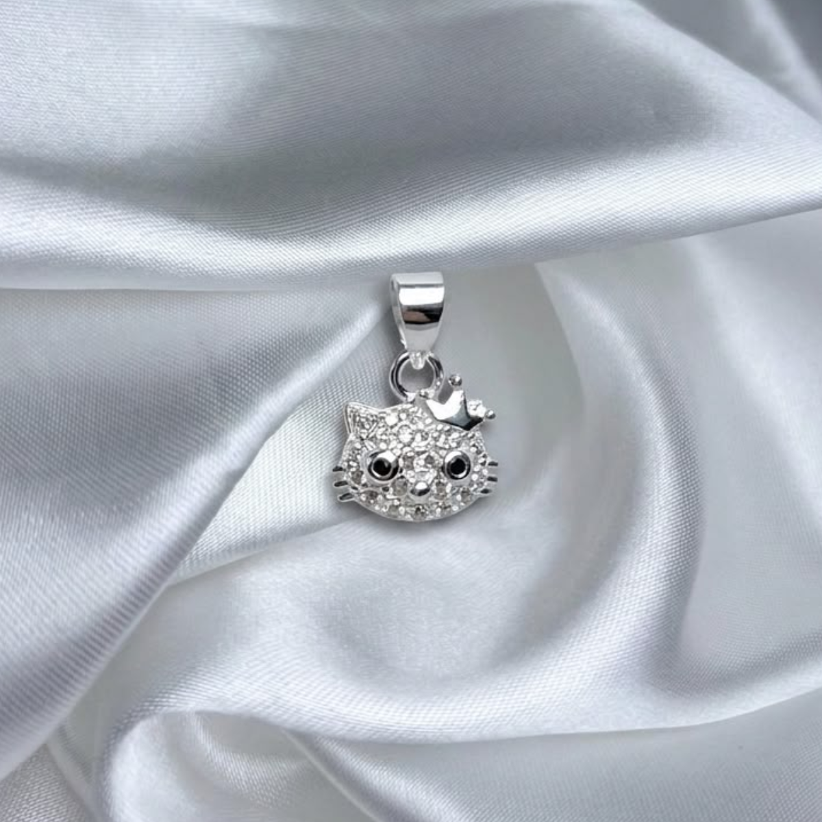 DIJE HELLO KITTY PLATA CIRCONES TAILANDES