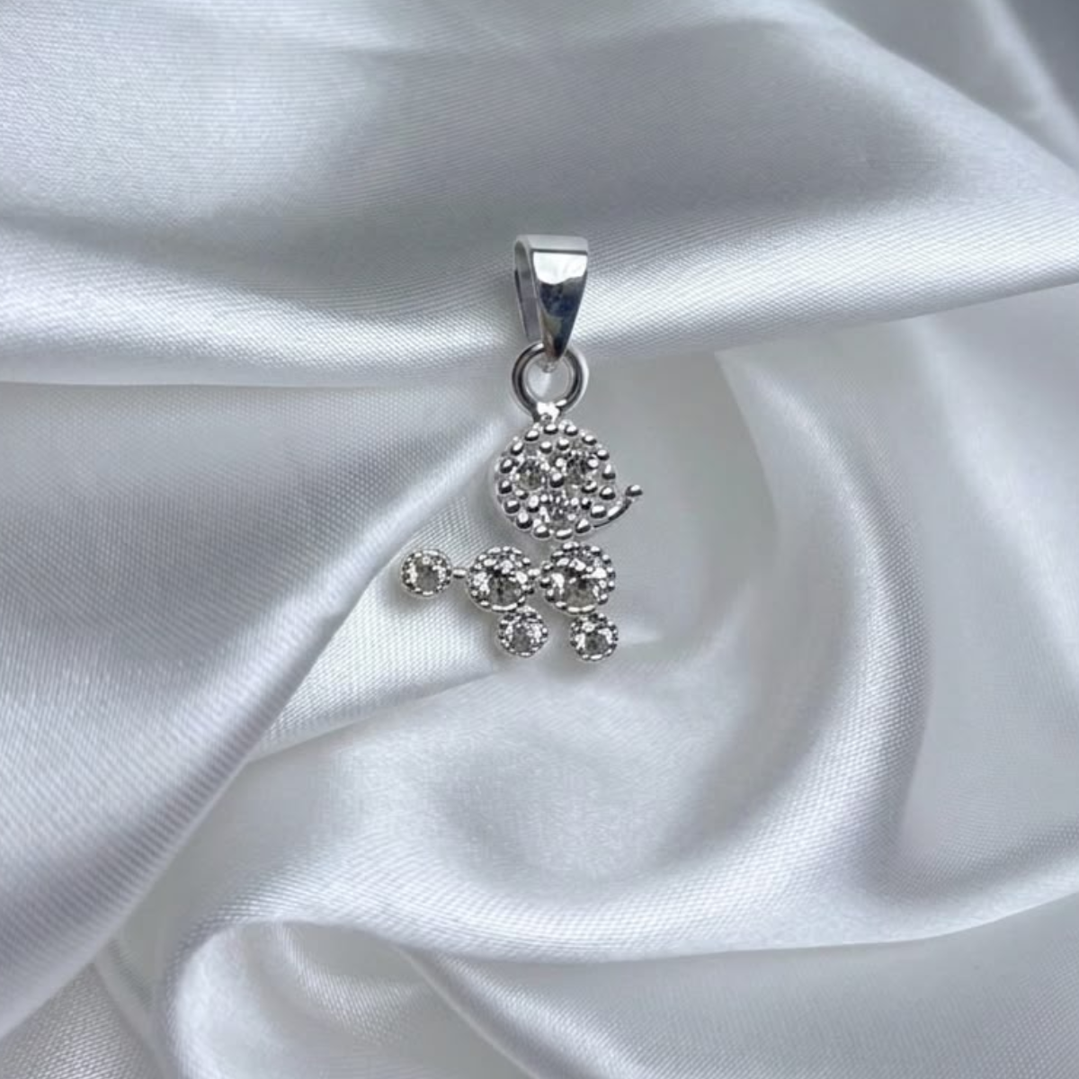 DIJE PERRITO PLATA CIRCONES TAILANDES