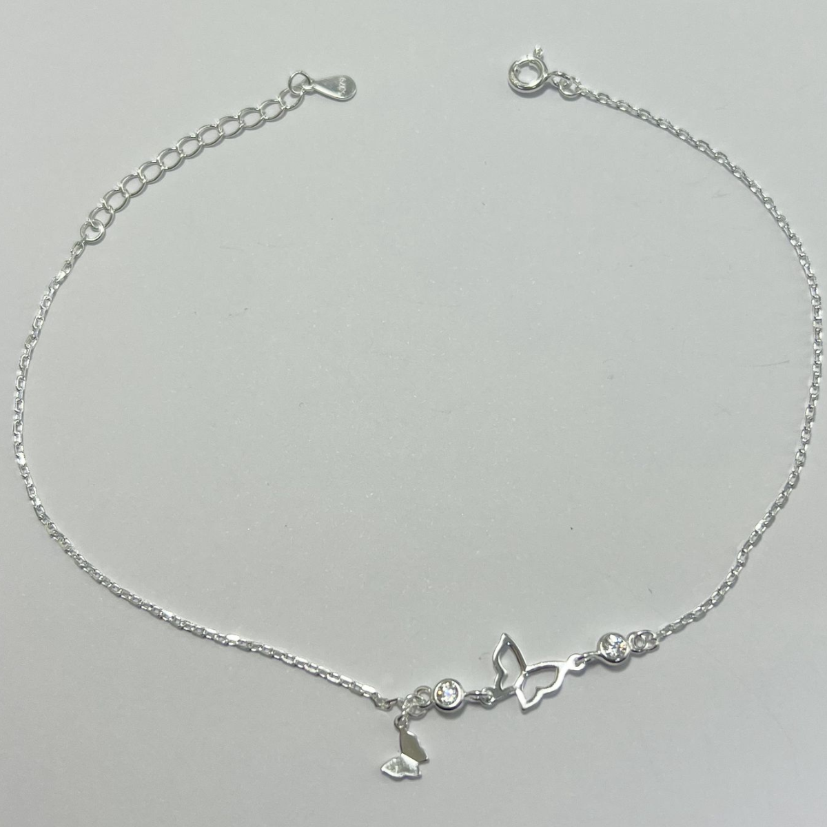 TOBILLERA EN PLATA CON DIJES DE MARIPOSA