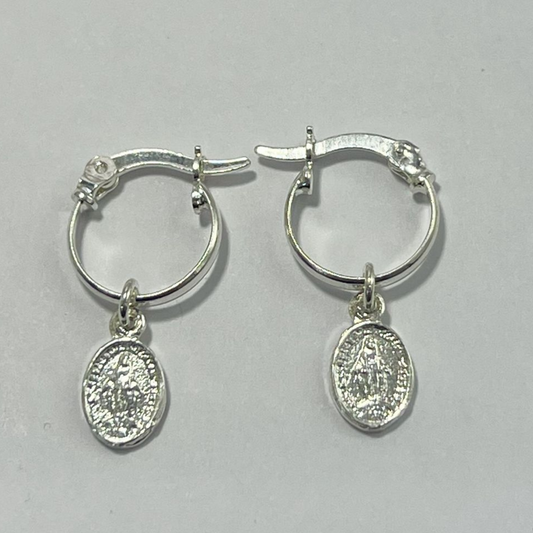 CANDONGA EN PLATA LEY 925 CON DIJE DE LA MILAGROSA