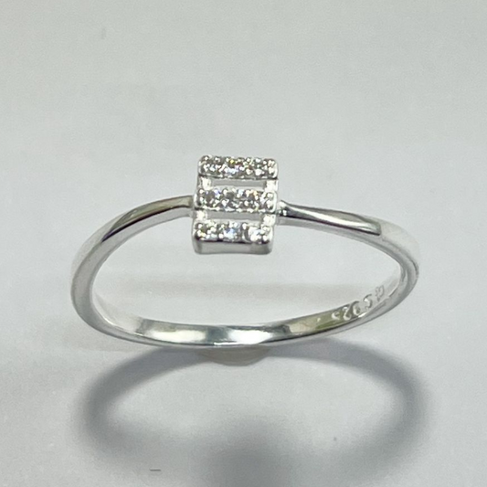 ANILLO CUADRADO EN PLATA CON MICRO CIRCONES