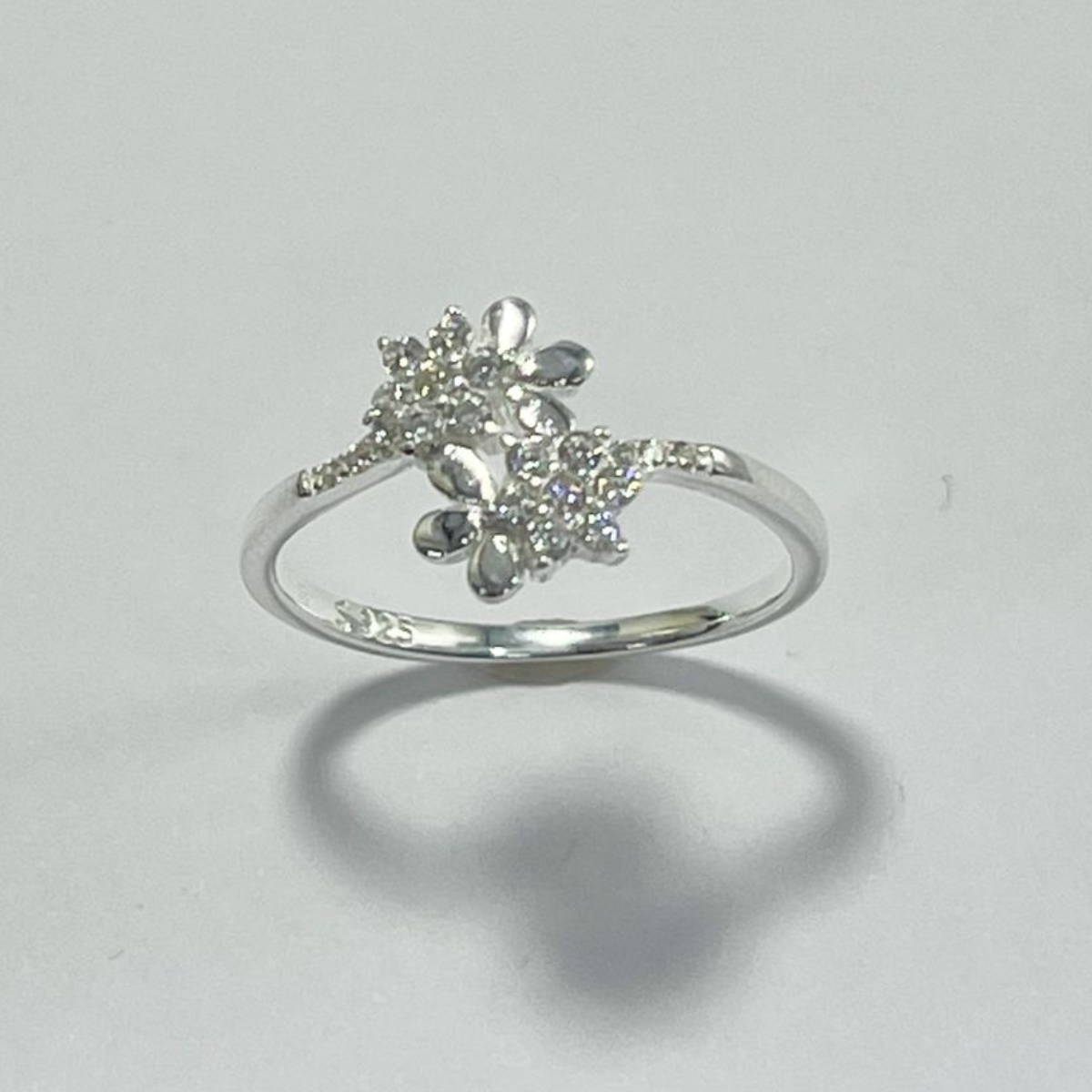 ANILLO RAMILLETE EN PLATA LEY 925