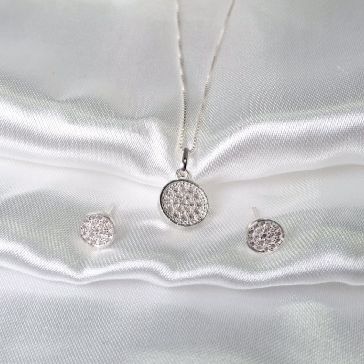 JUEGO EN PLATA LEY 925 CÍRCULO CON MICRO CIRCONES