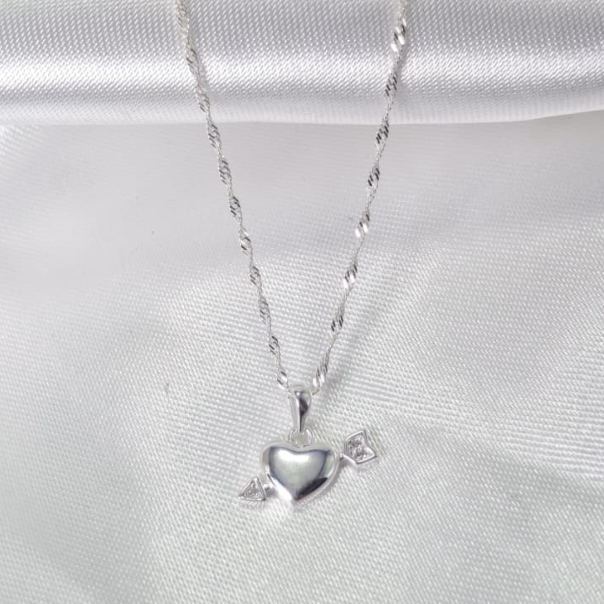 CADENA MAS DIJE CORAZÓN FLECHADO