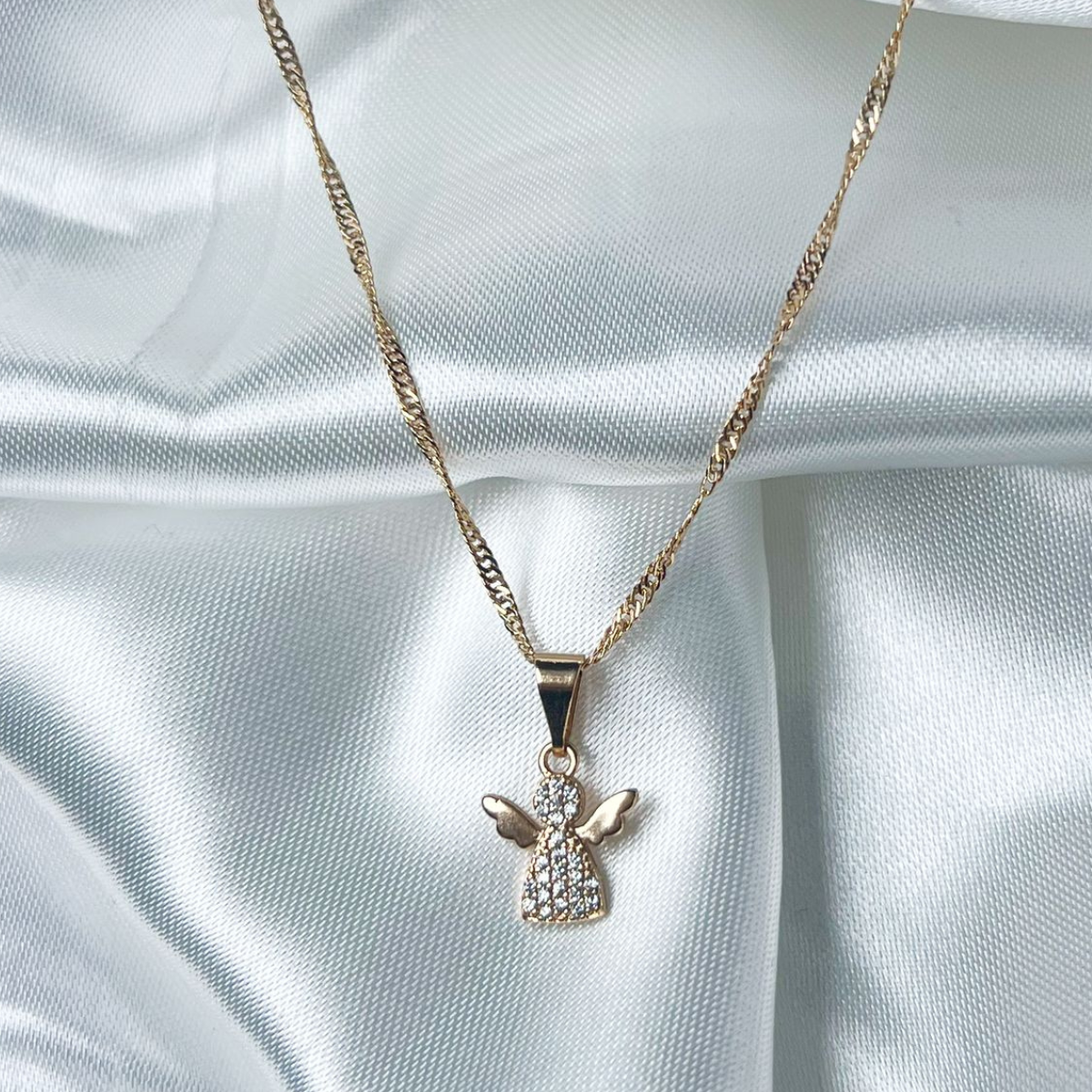 CADENA MAS DIJE DE ÁNGEL ORO LAMINADO 18K