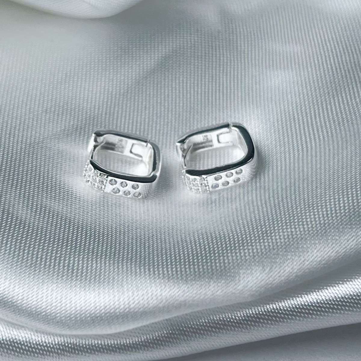 CANDONGA PLATA HUGGIES TAILANDÉS