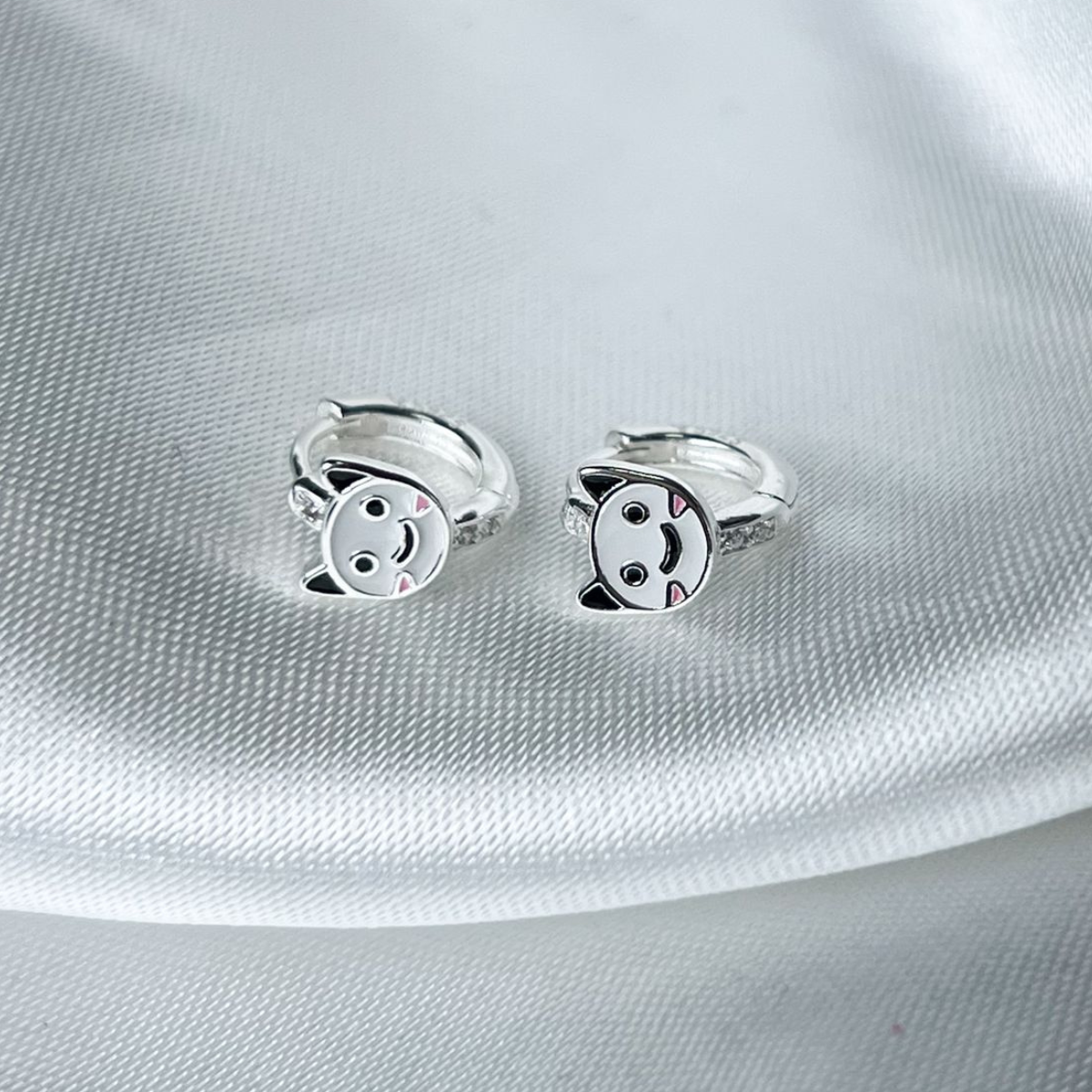 CANDONGA PLATA HUGGIES TAILANDÉS