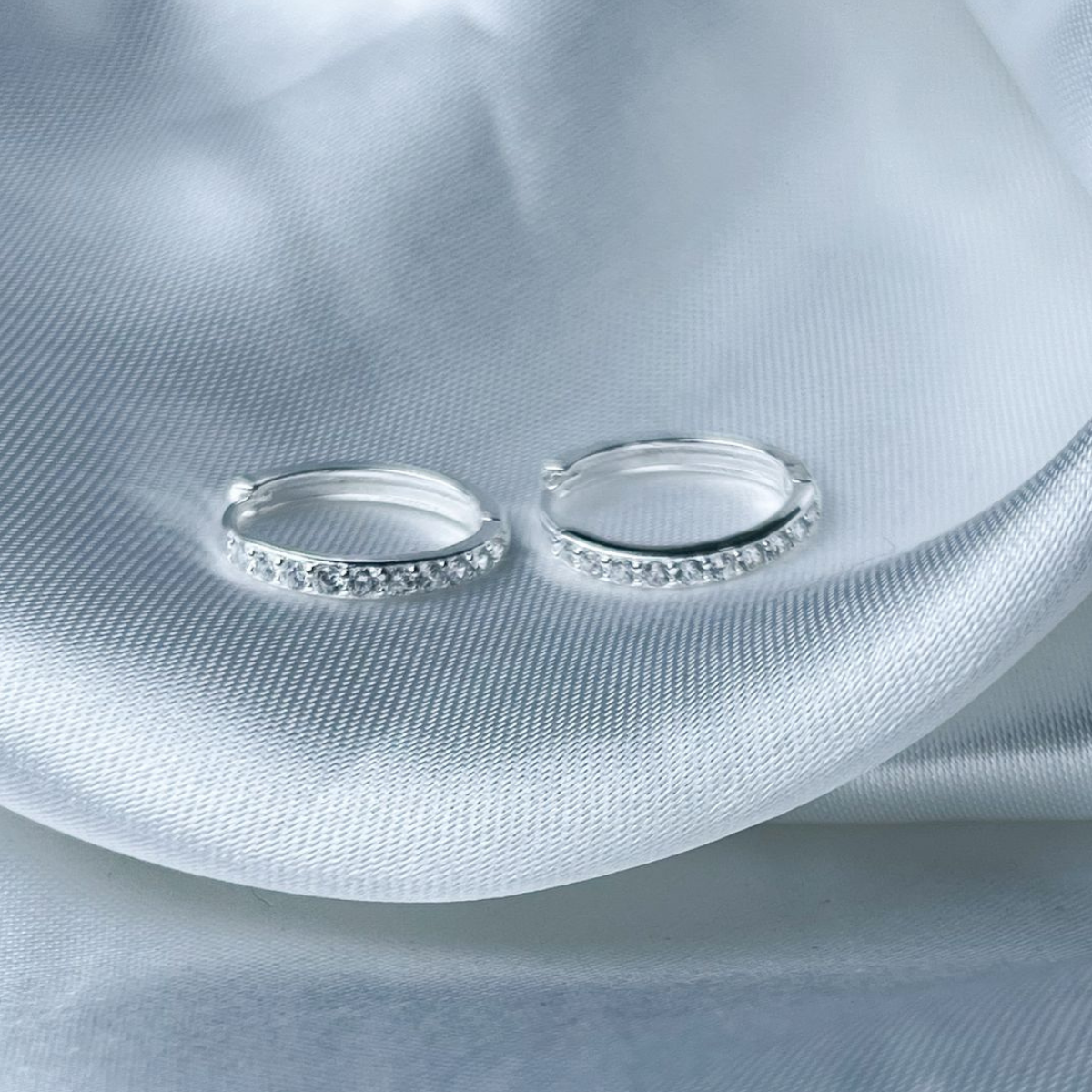 CANDONGA PLATA HUGGIES TAILANDÉS