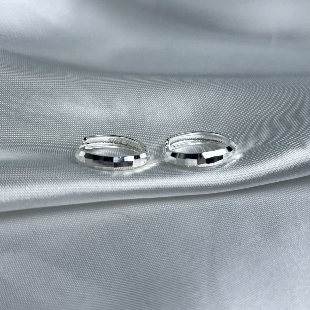 CANDONGA PLATA HUGGIES TAILANDÉS