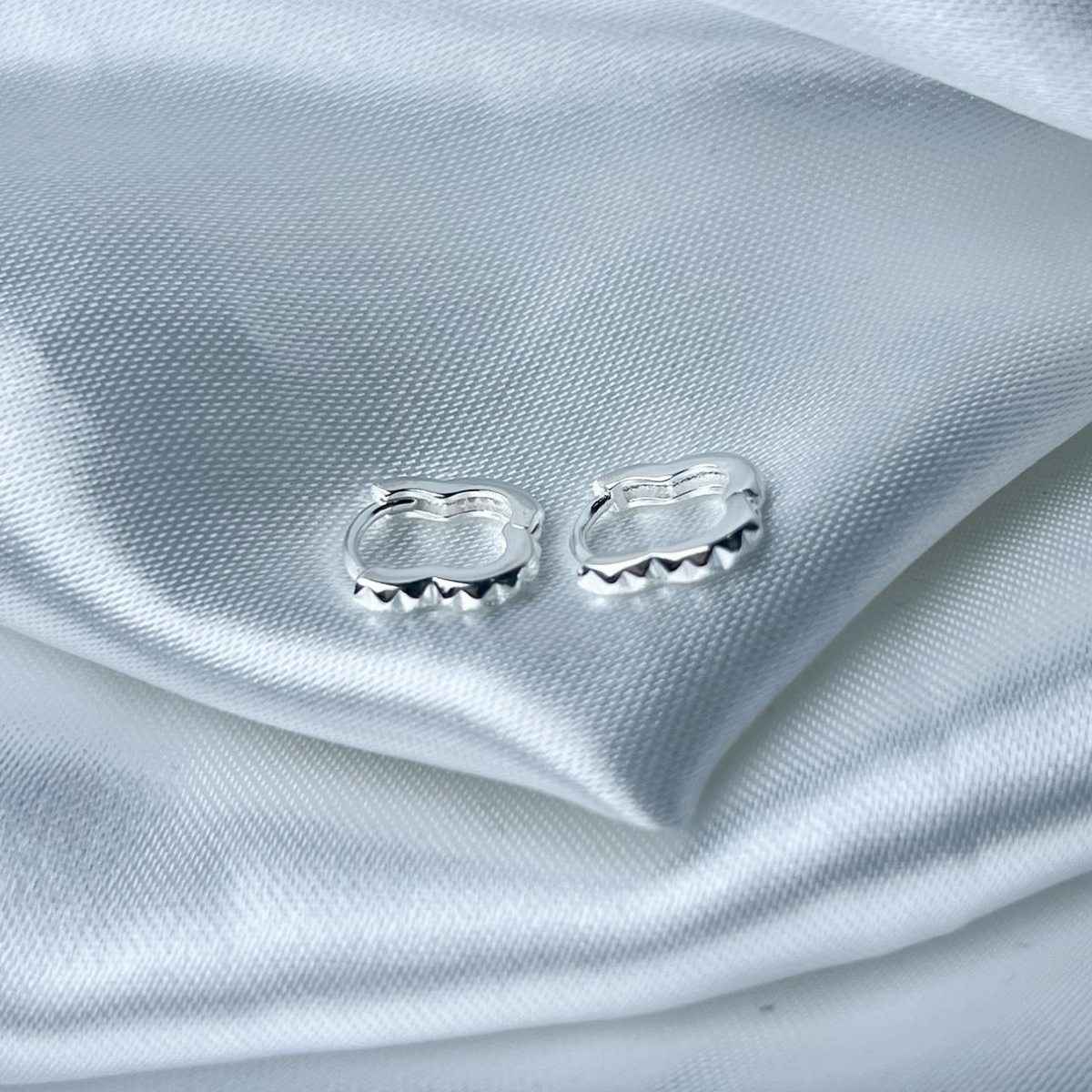 CANDONGA PLATA HUGGIES TAILANDÉS