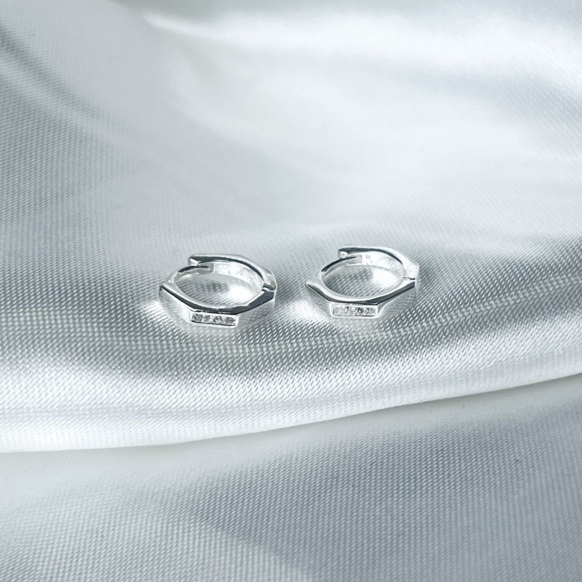 CANDONGA PLATA HUGGIES TAILANDÉS