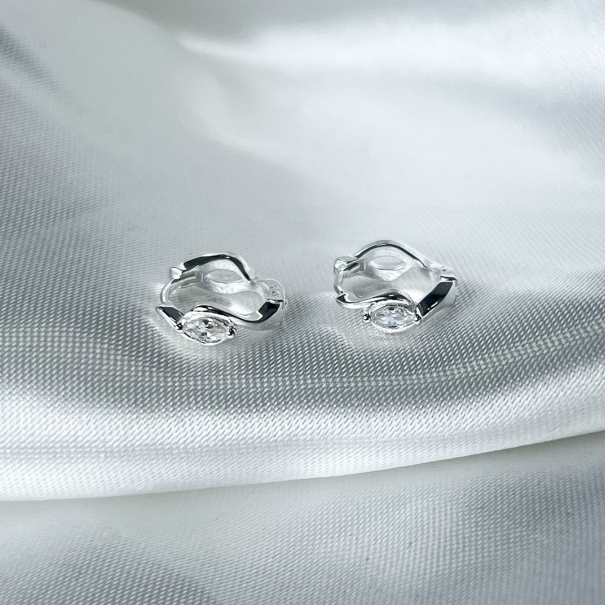 CANDONGA PLATA HUGGIES TAILANDÉS