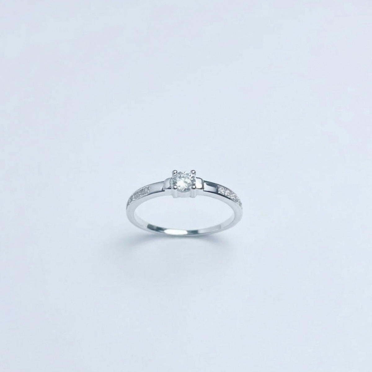 ANILLO SOLITARIO PLATA CIRCONES TAILANDES