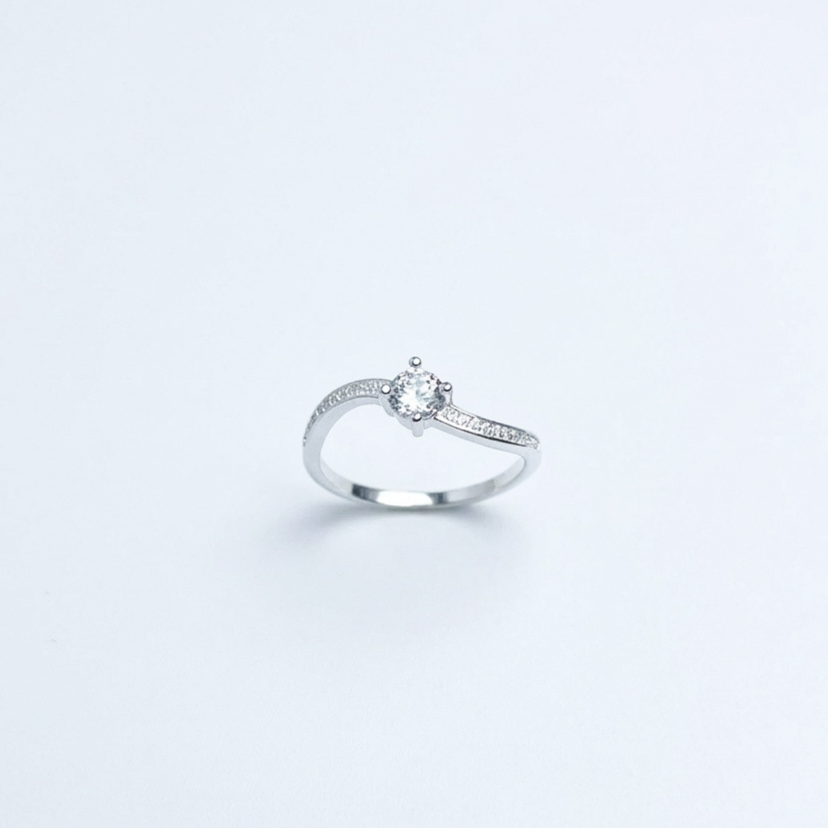 ANILLO SOLITARIO PLATA CIRCONES TAILANDES