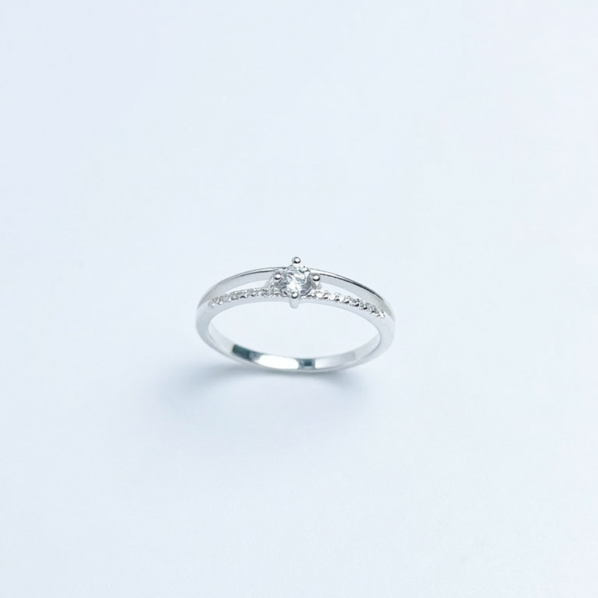 ANILLO SOLITARIO PLATA CIRCONES TAILANDES