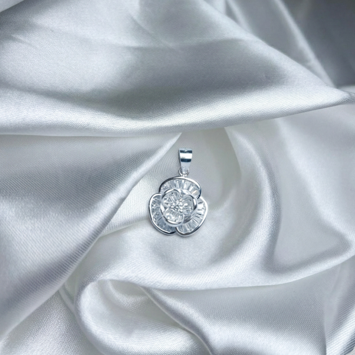 DIJE PLATA CIRCONES TAILANDES