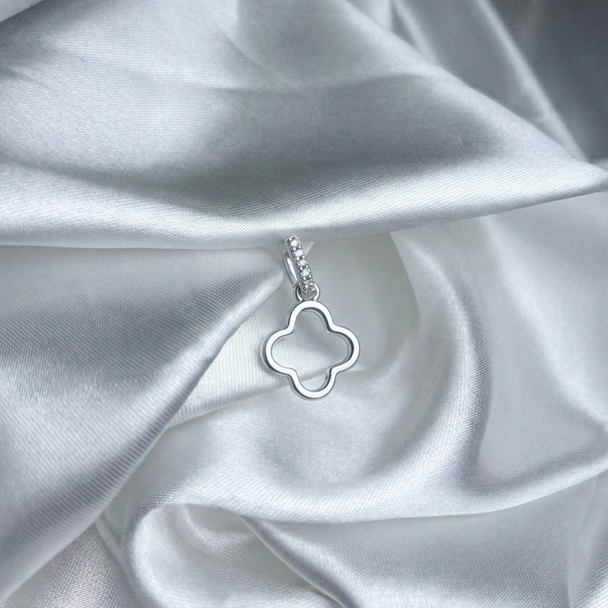 DIJE PLATA CIRCONES TAILANDES
