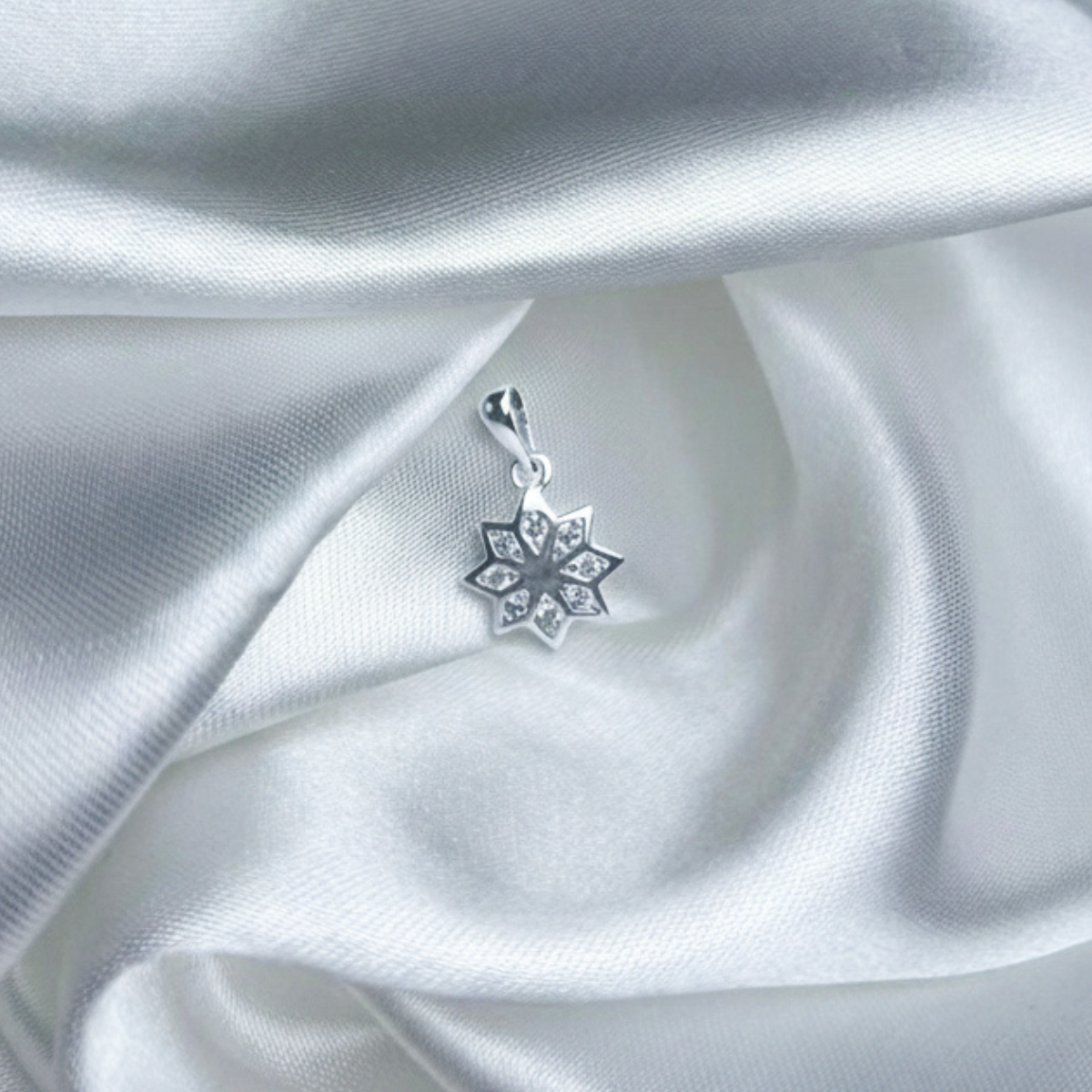DIJE PLATA CIRCONES TAILANDES