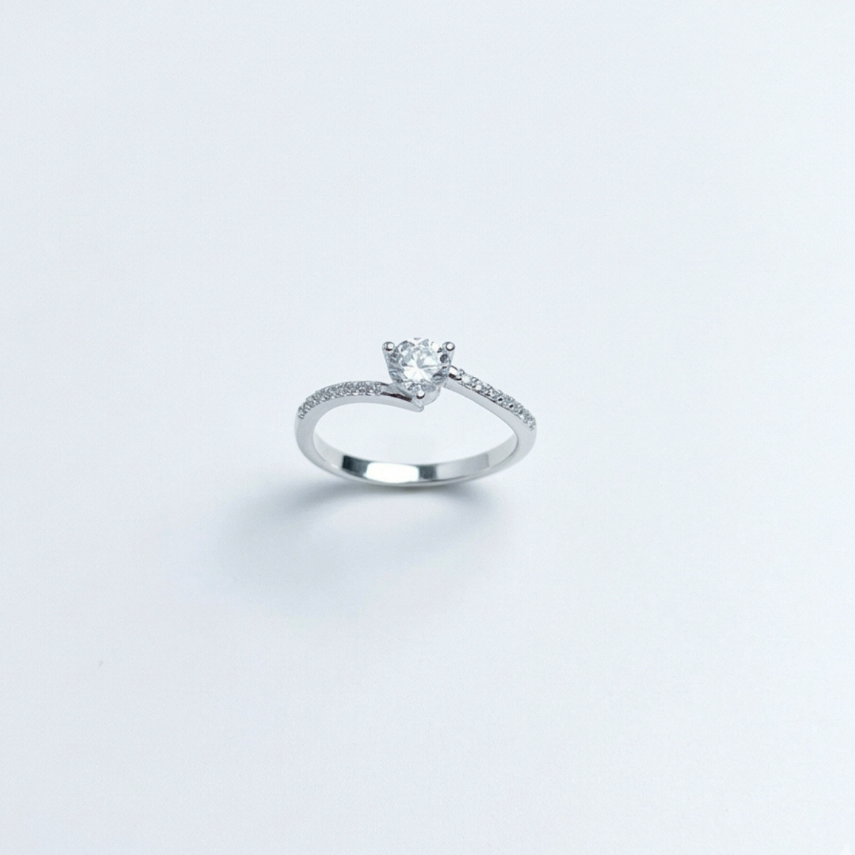 ANILLO SOLITARIO PLATA CIRCONES TAILANDES