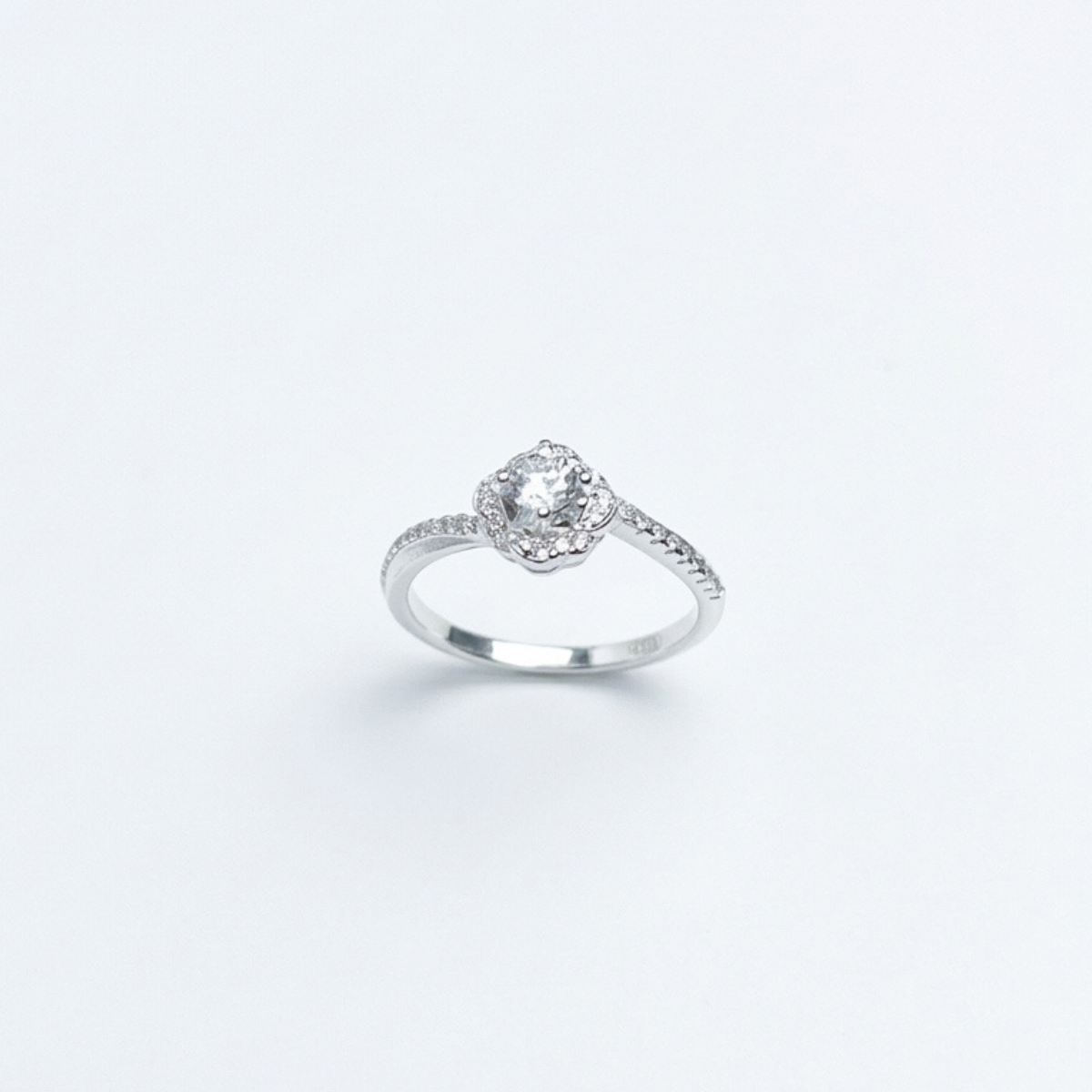 ANILLO SOLITARIO PLATA CIRCONES TAILANDES
