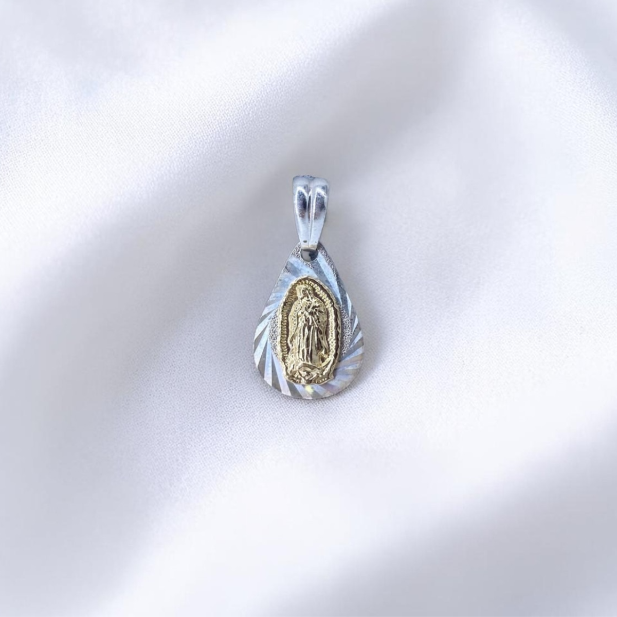 DIJE ORO PLATA DIAMANTADO GUADALUPE
