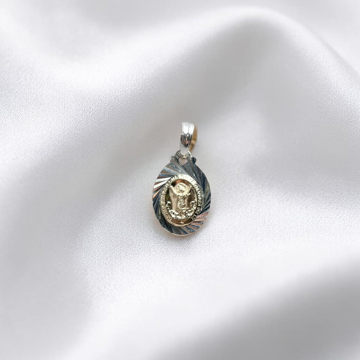 DIJE ORO PLATA DIAMANTADO DIVINO NIÑO