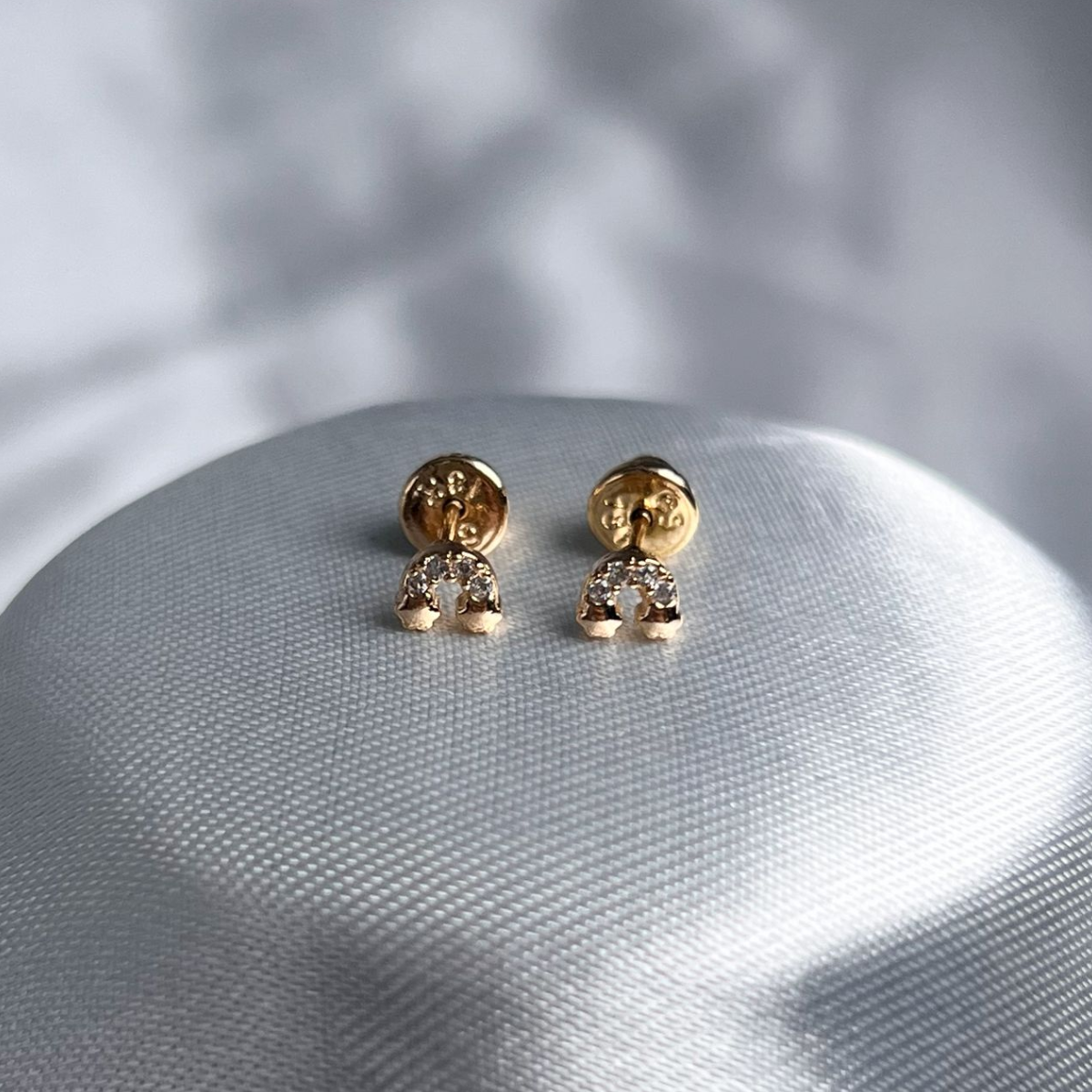 TOPO SEGURIDAD ARCOIRIS PEQUEÑO ORO LAMINADO 18K