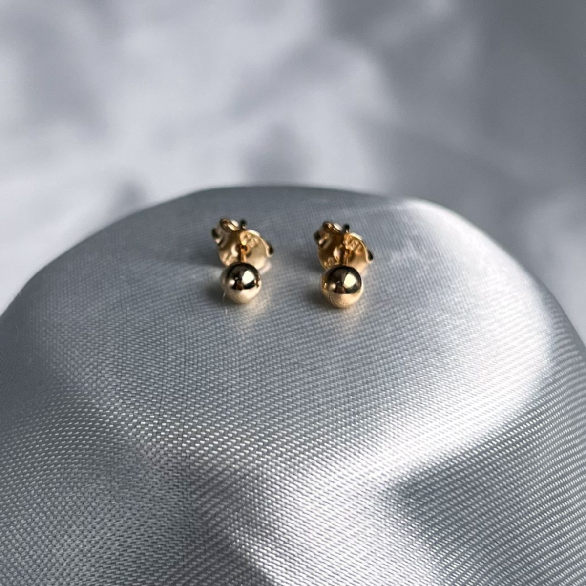 TOPO BALIN 4MM ORO LAMINADO 18K
