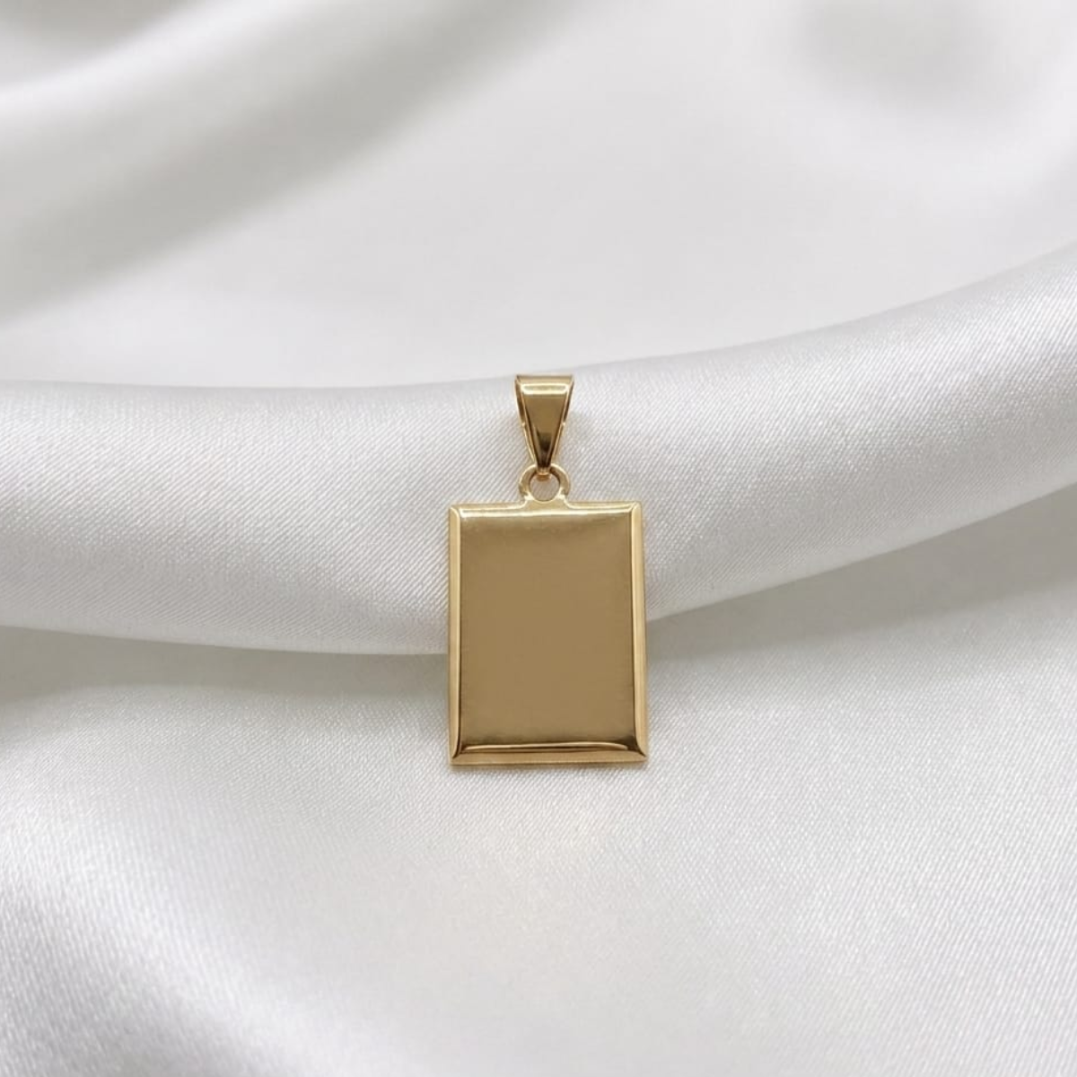 DIJE PLACA CUADRADA ORO LAMINADO 18K