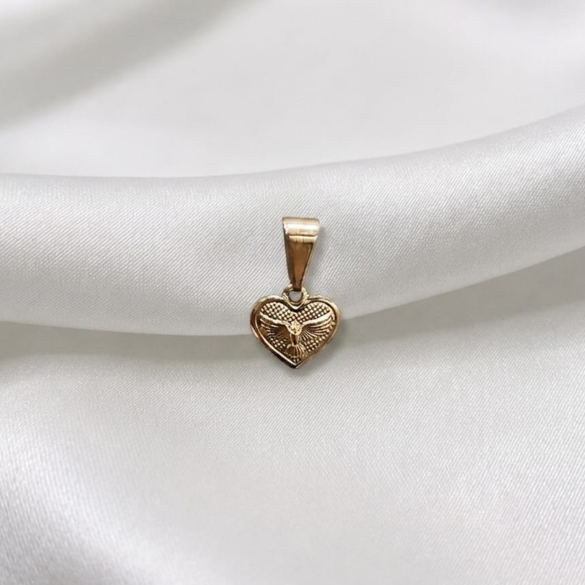 DIJE CORAZON ESPIRITU SANTO PEQUEÑO ORO LAMINADO 18K