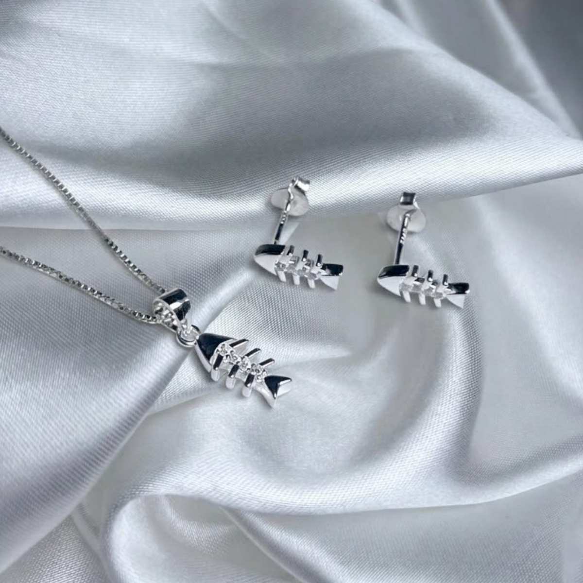 SET TOPO Y DIJE PLATA CIRCONES TAILANDESA