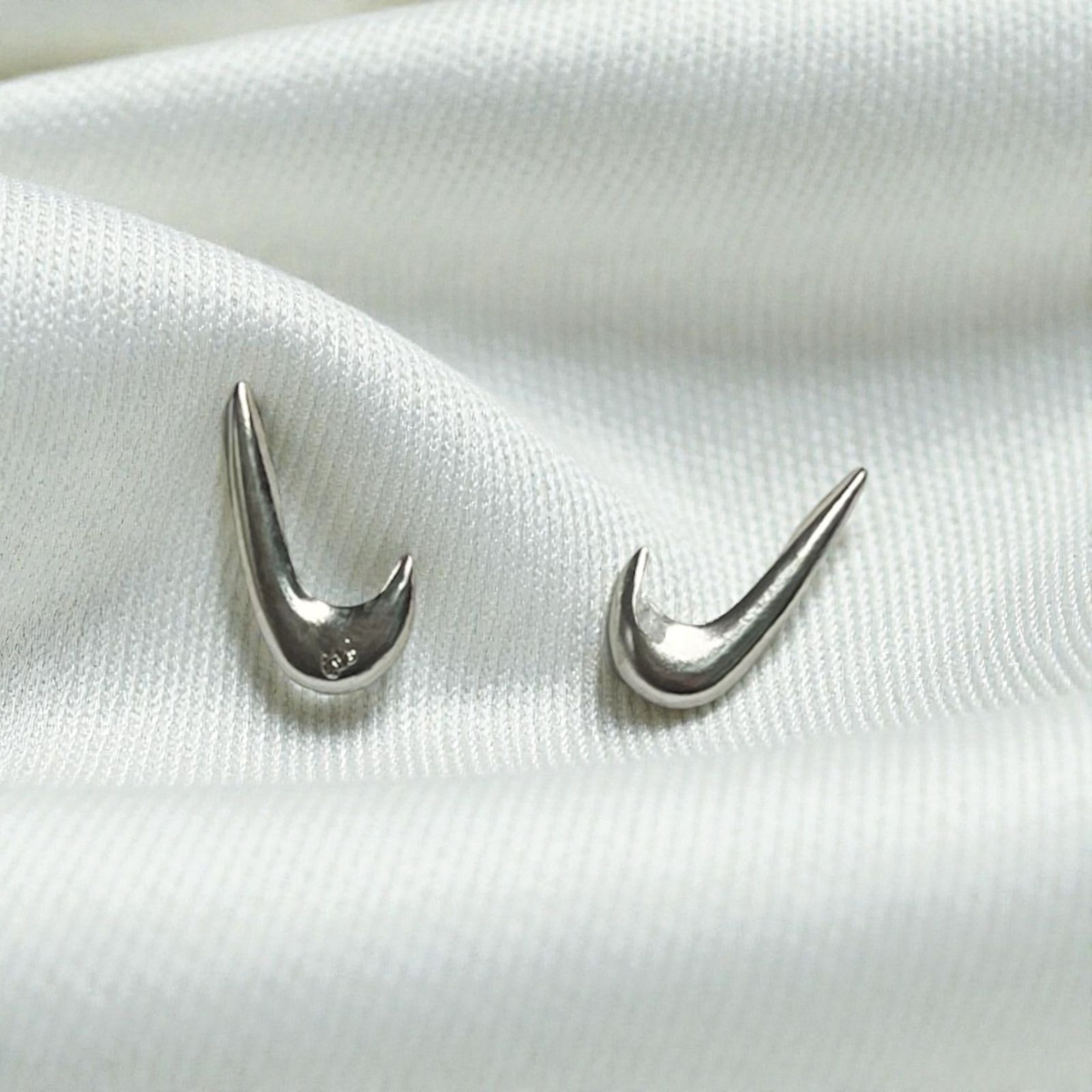 TOPO PLATA FIGURA NIKE