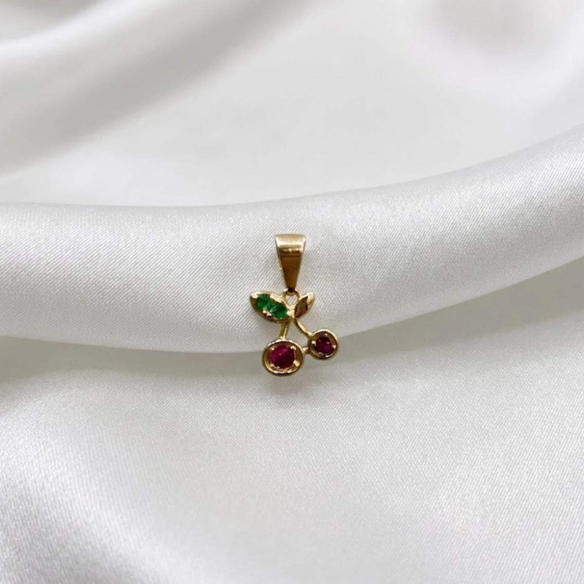 DIJE CEREZA MICROCIRCON ORO LAMINADO 18K