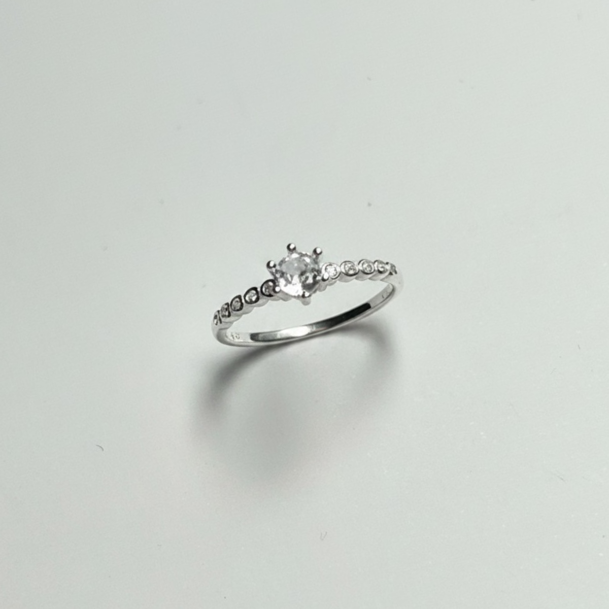 ANILLO SOLITARIO PLATA CIRCONES TAILANDES