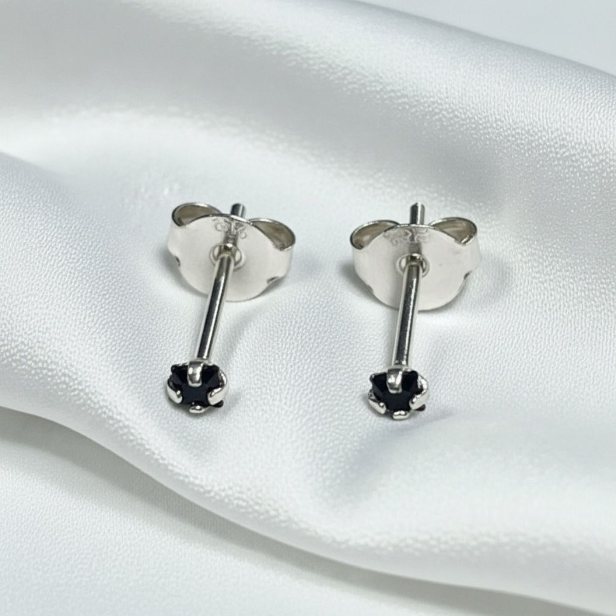TOPO CIRCON CUADRADO 2MM NEGRO