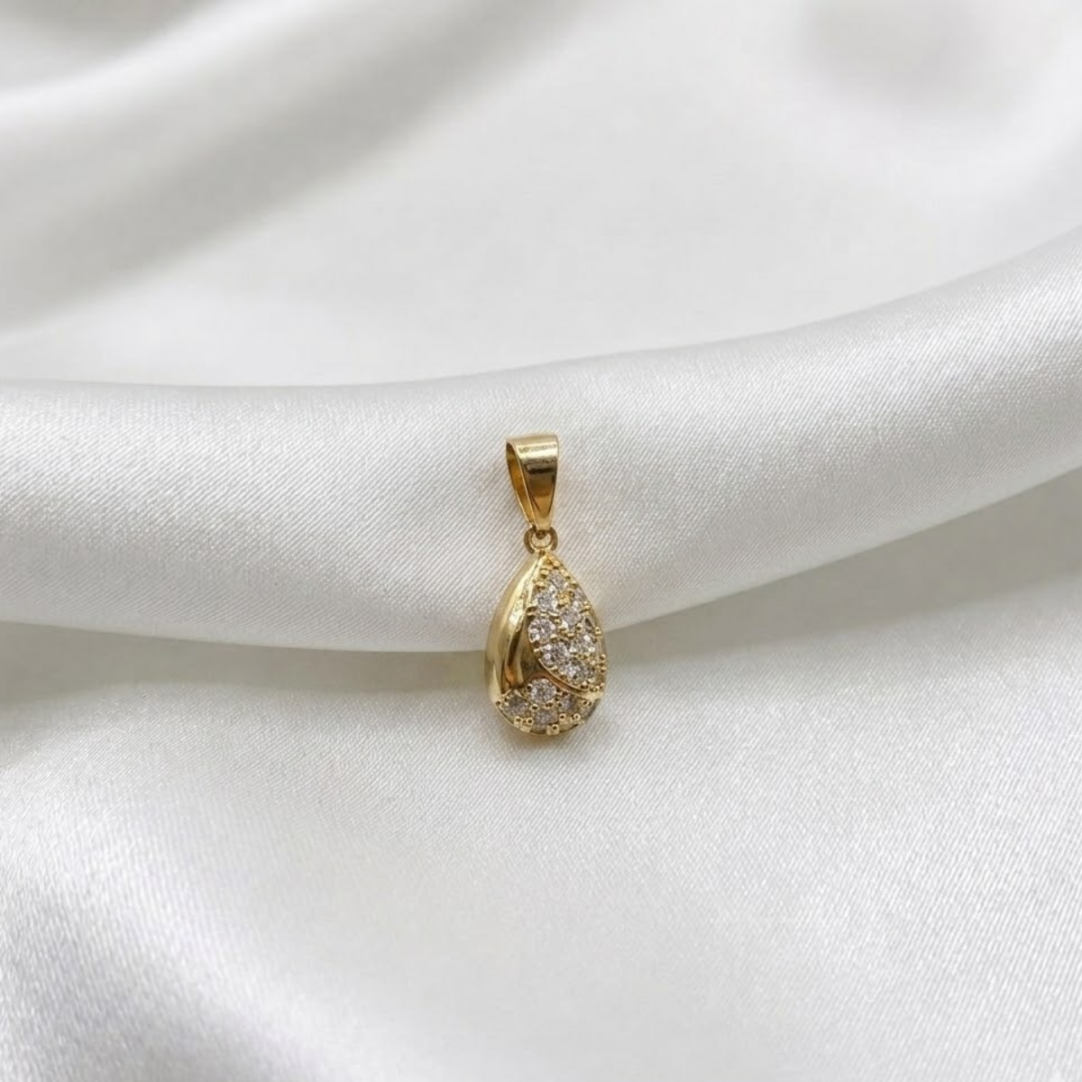 DIJE GOTA MICROCIRCON ORO LAMINADO 18K