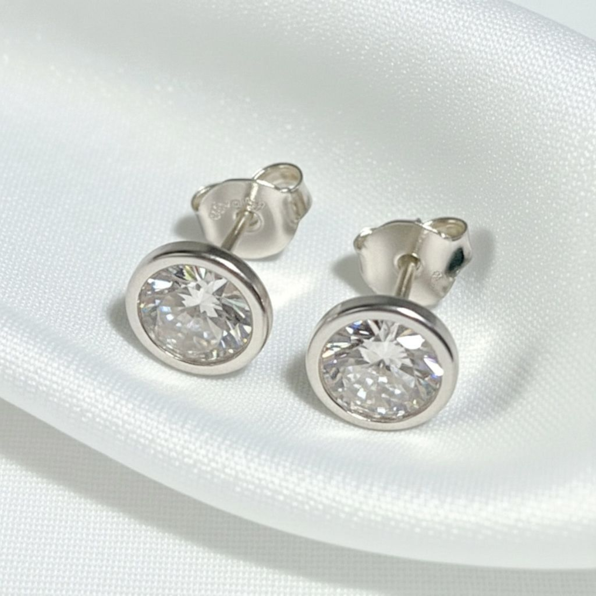 TOPO CIRCON REDONDO BISEL 6MM