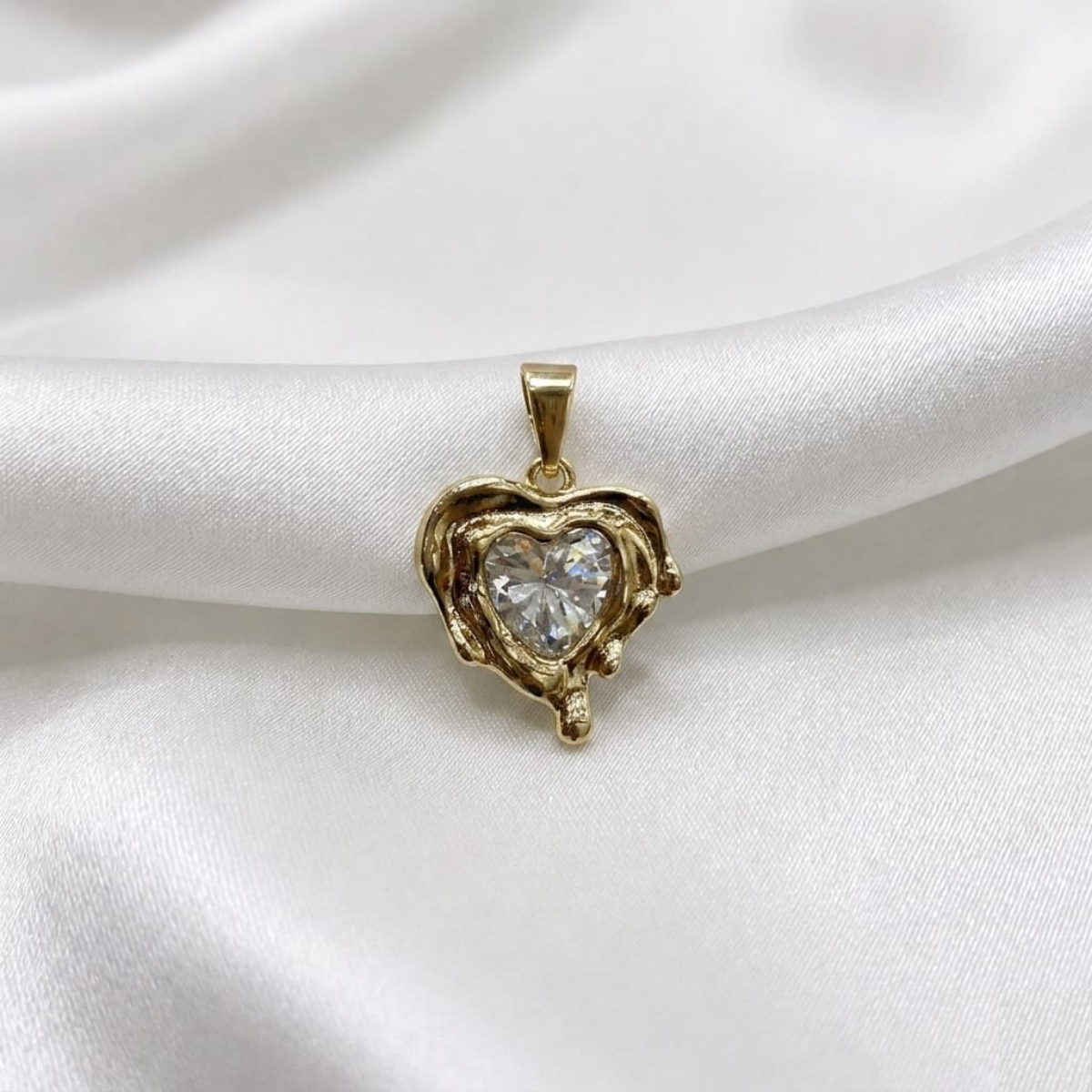 DIJE CORAZON CIRCON ORO LAMINADO 18K