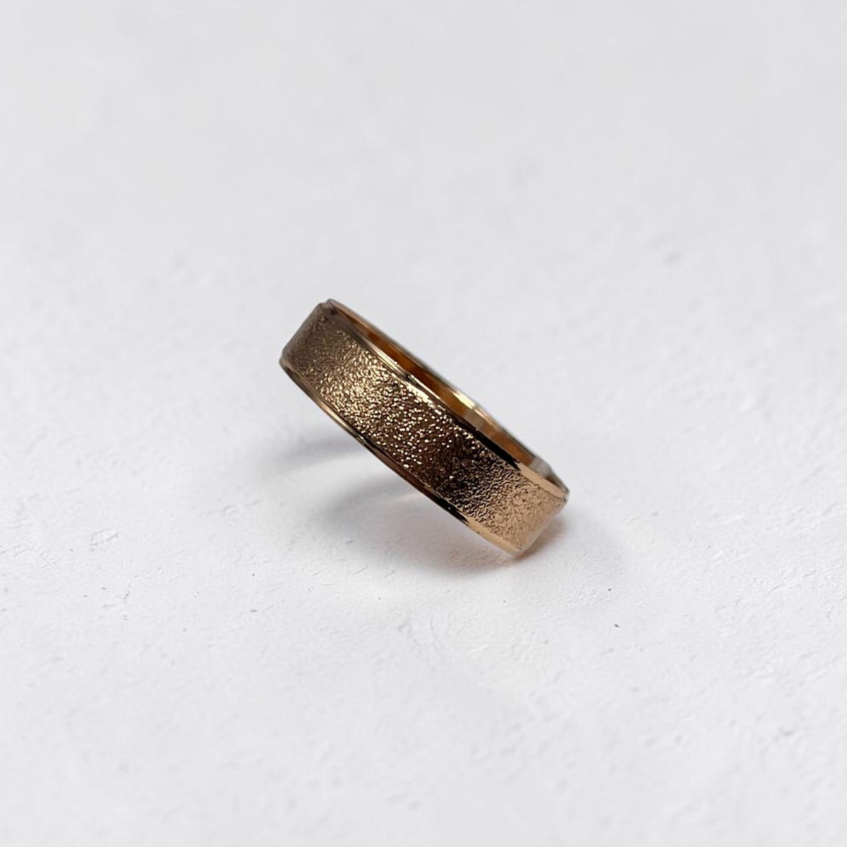 ARGOLLA MACIZA SATINADA ORO LAMINADO 18K