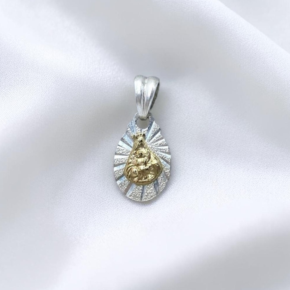DIJE ORO PLATA DIAMANTADO VIRGEN DEL CARMEN