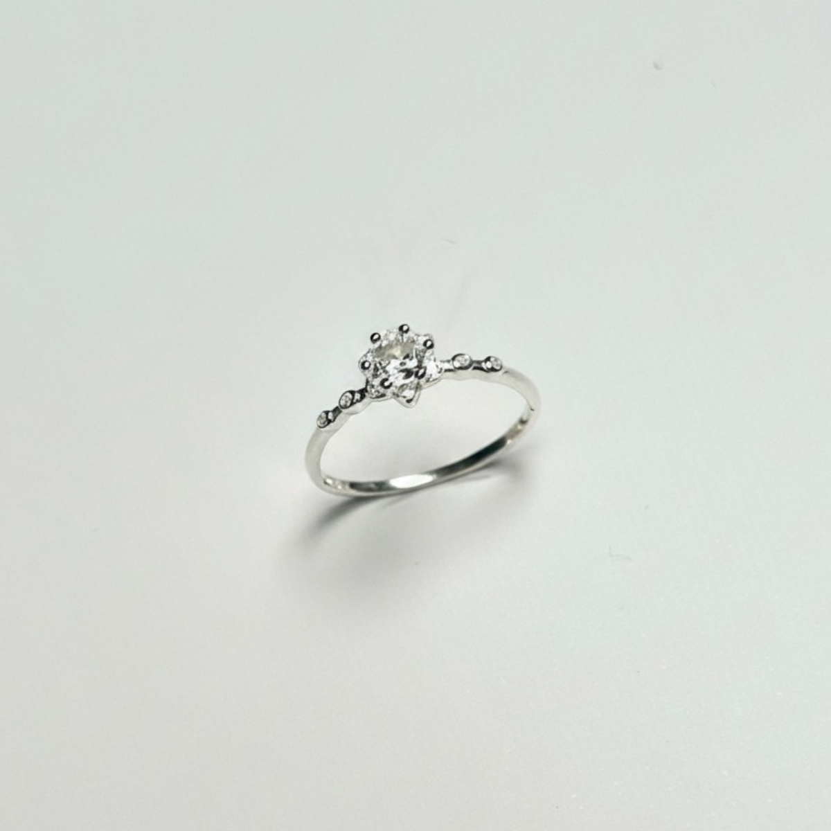 ANILLO SOLITARIO PLATA CIRCONES TAILANDES