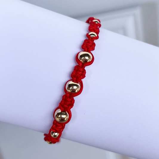 Pulsera Tejida En Macramé Con Balines En Oro Laminado 18K