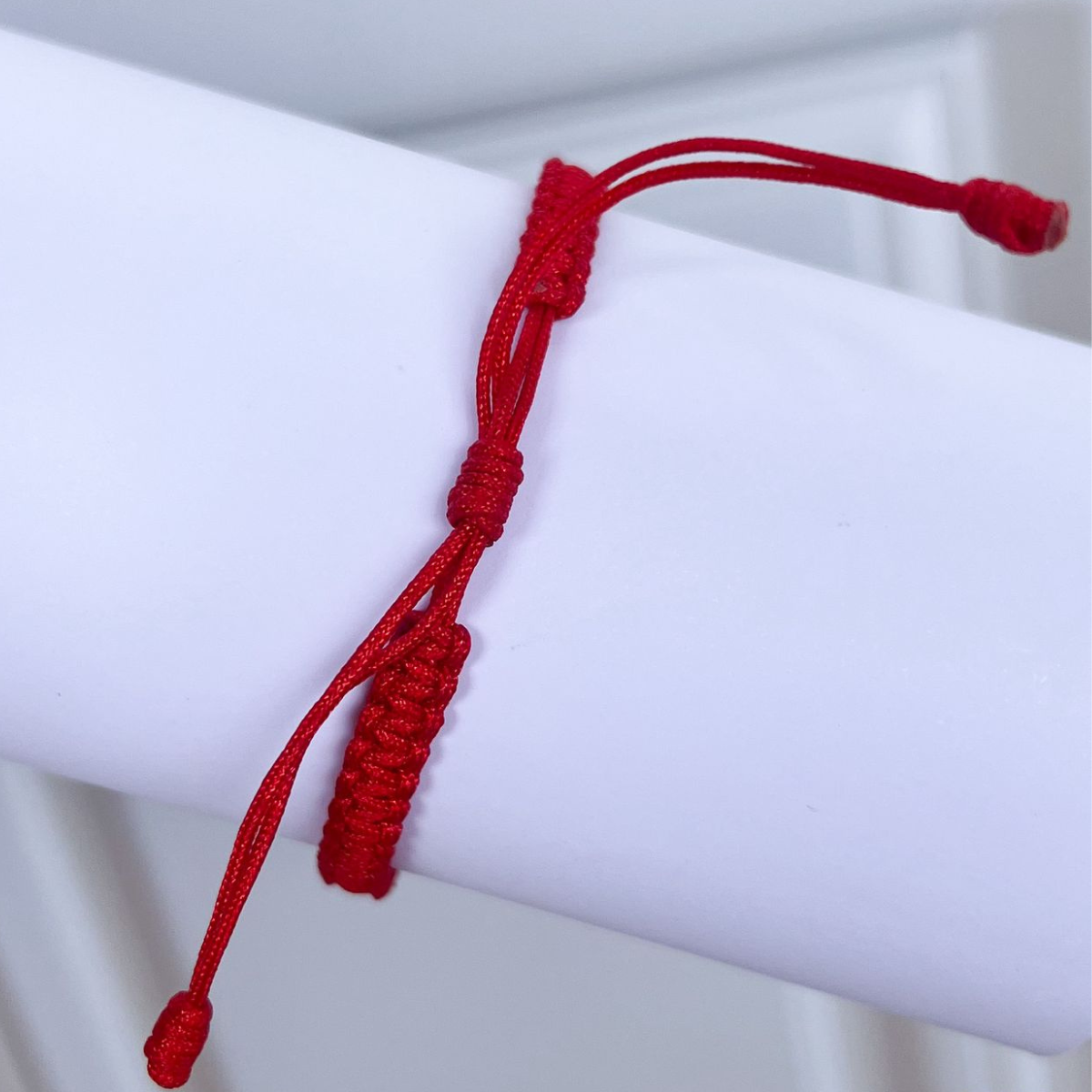 Pulsera Tejida En Macramé De San Benito En Oro Laminado 18K