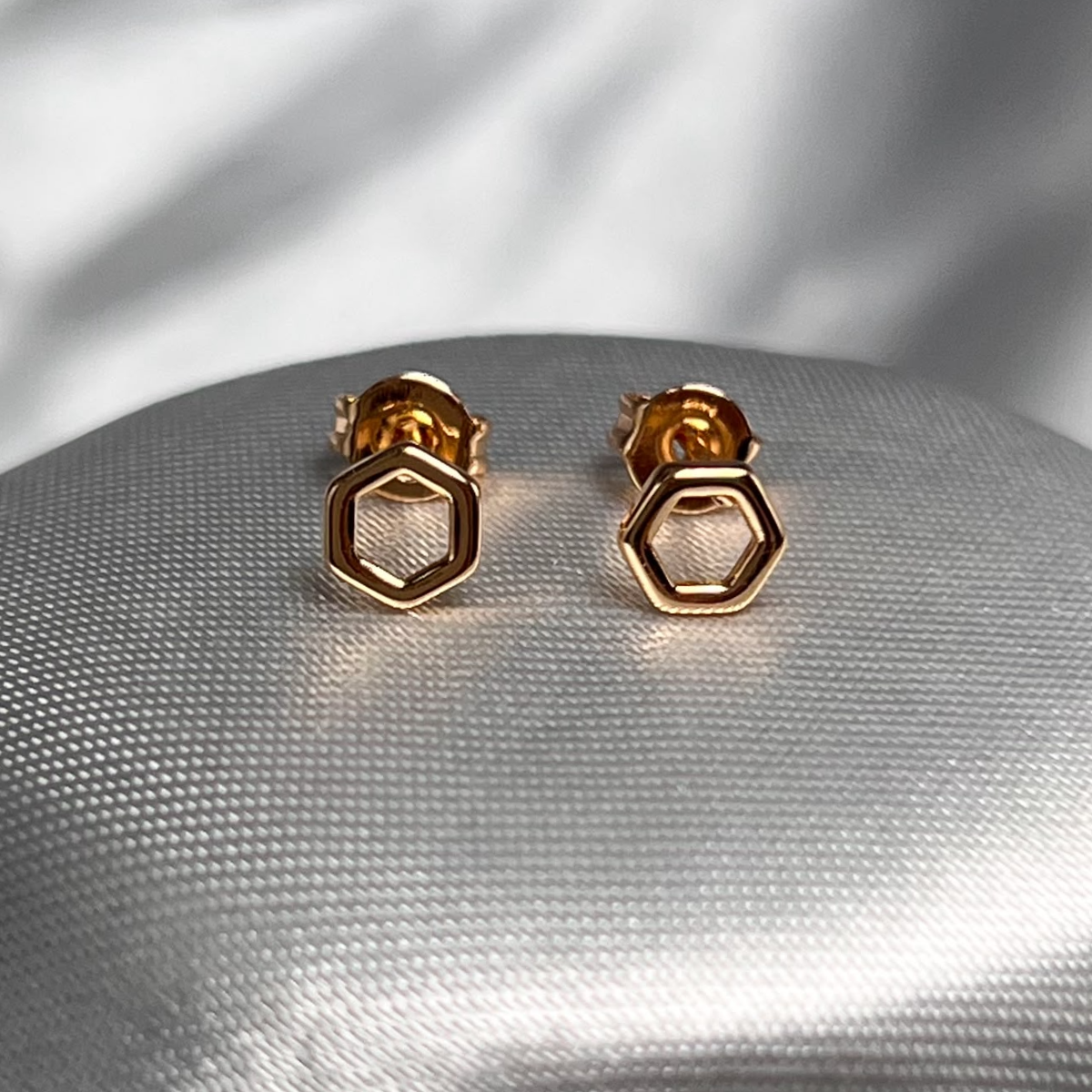 TOPO HEXAGONAL SILUETA RODIO