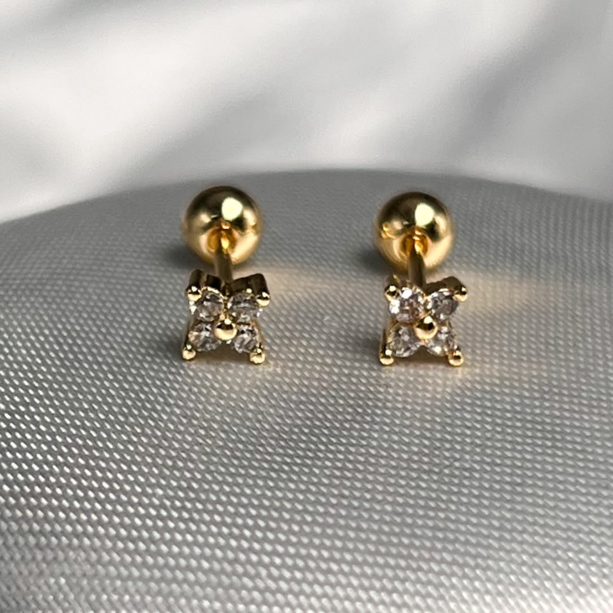 TOPO SEGURIDAD FLOR CIRCON BLANCO RODIO