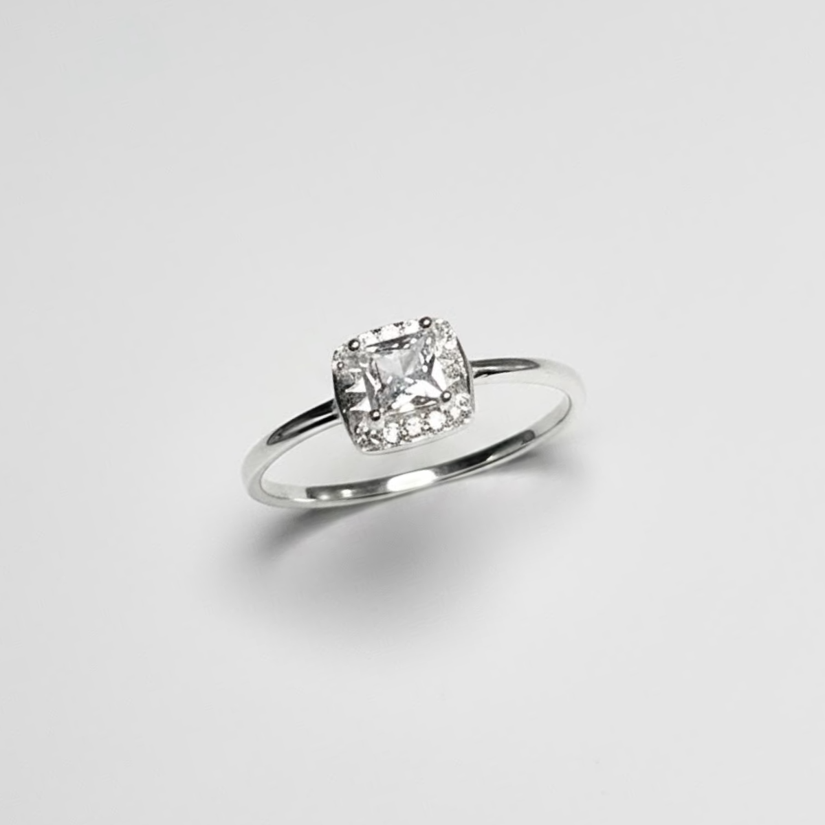 ANILLO SOLITARIO PLATA CIRCONES TAILANDES