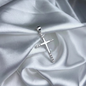 DIJE CRUZ PLATA CIRCONES TAILANDES