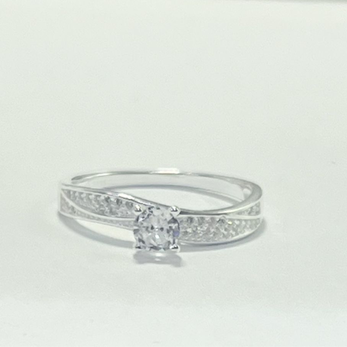 ANILLO SOLITARIO EN PLATA